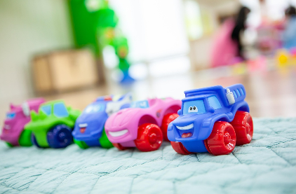 장난감보다 &lsquo;환경 배치&rsquo;가 아기 발달에 미치는 영향 &mdash; 몬테소리의 공간 심리학