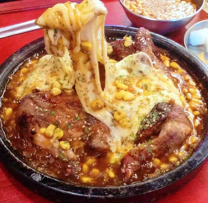 소문의맛집 치맥 하루 200인분 한정 치즈 누룽지 장작구이 통닭 홍대입구역 연남동 맛집