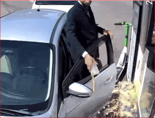 진상손님 대처법 손님이 커피 던지자 카페 주인은 망치로 응징