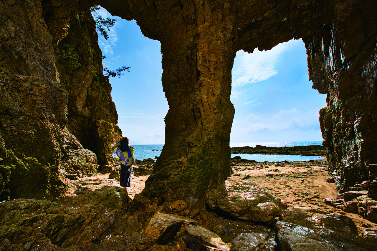 파도리해수욕장 해식동굴