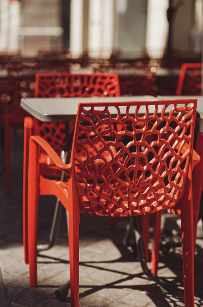 조용한 카페가 필요한 날과 시끌벅적한 카페가 필요한 날의 차이