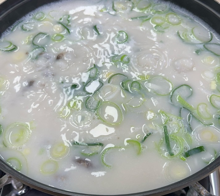 6시내고향 서울수유시장 곰탕 끓인 모습