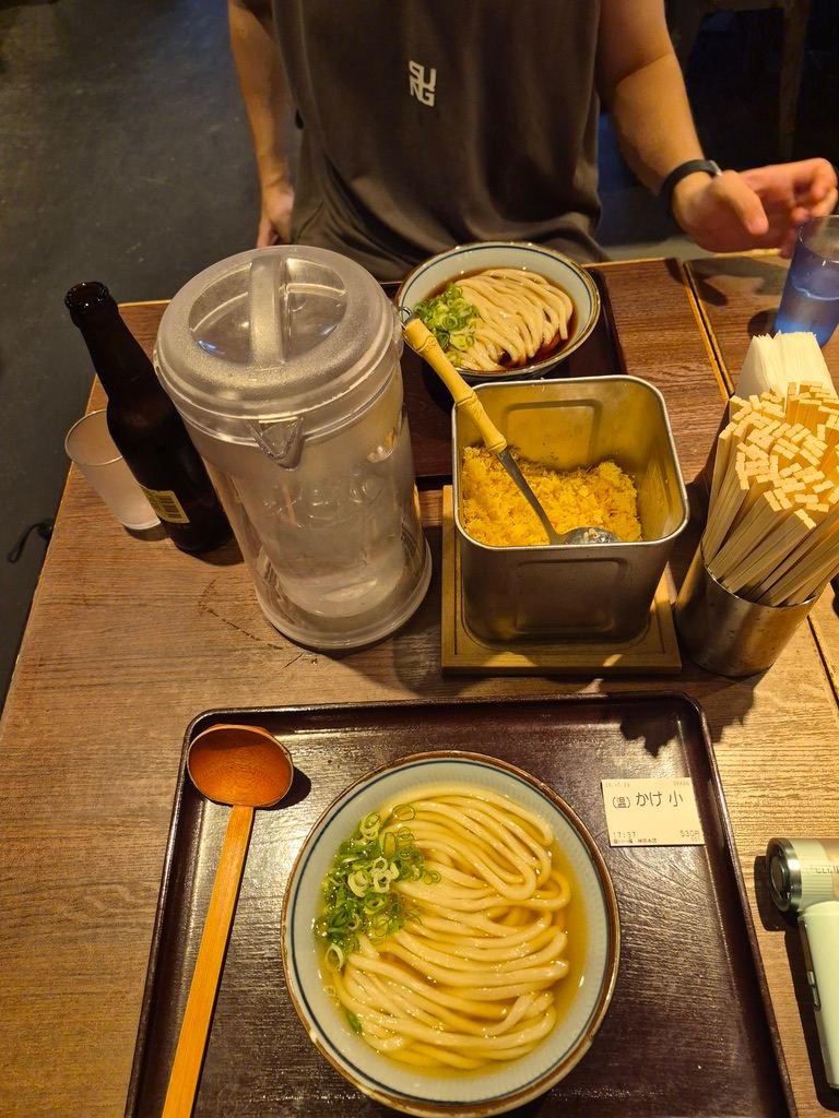 유시마 천만궁(유시마텐진) 관광 이후 길가다 들어갔던 우동집. 면발은 쫄깃한데, 맛도 낫배드. 위치가 기억이 안난다ㅠ