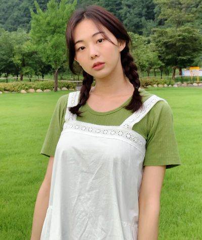 금새록 프로필