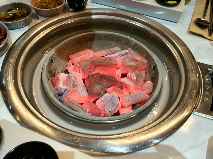 교차집 숯불