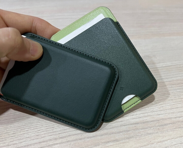 다이소와 슈피겐 카드지갑 비교