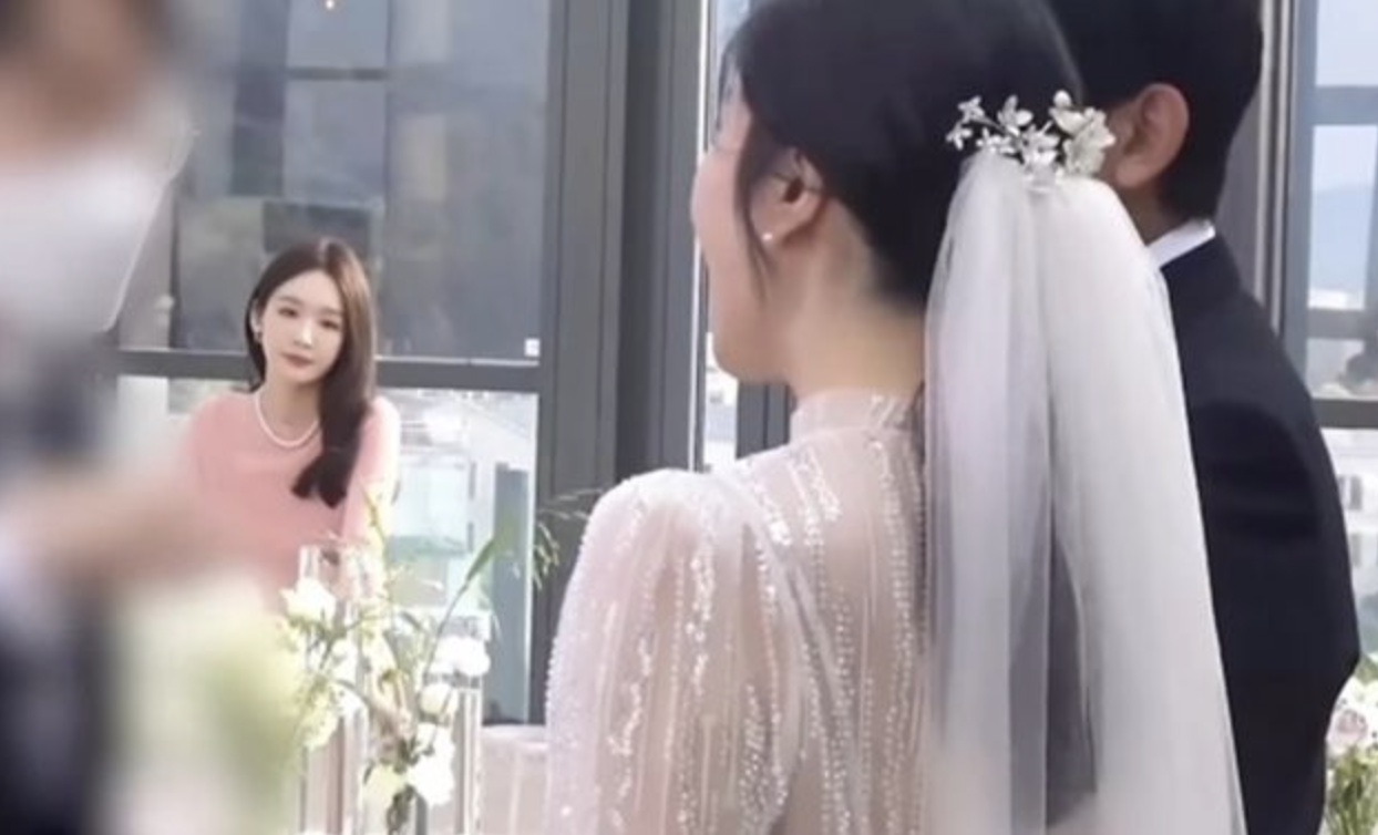 강민경 이해리 결혼식