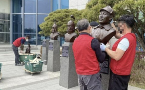 홍범도 장군 흉상 철거