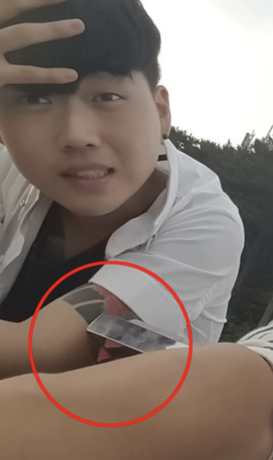 황영웅 문신