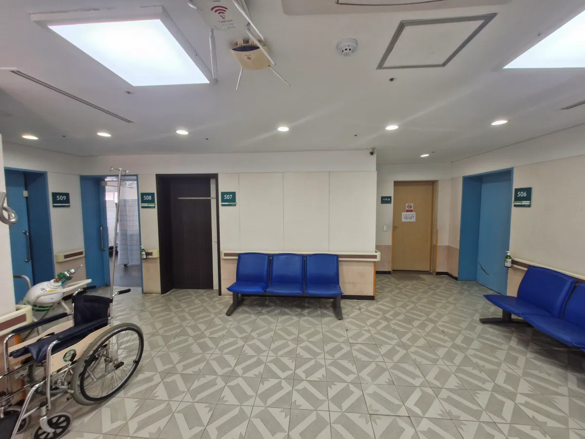 바른병원-입원실-입구모습