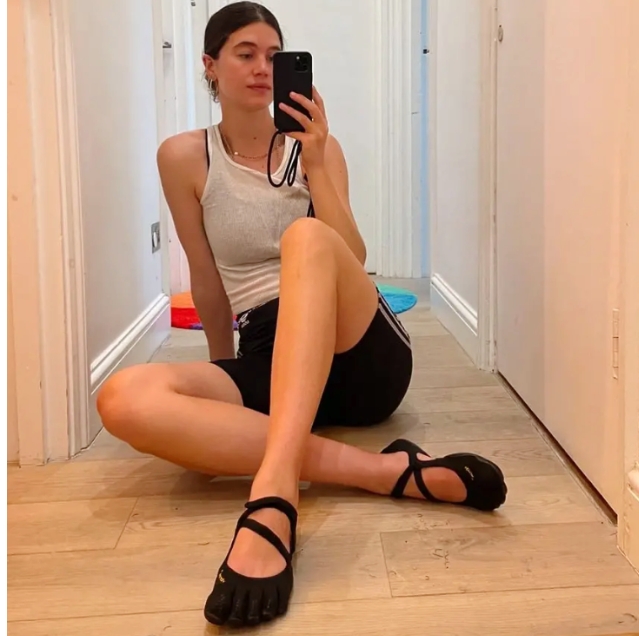 이효리 발가락 신발 비브람 핑거스