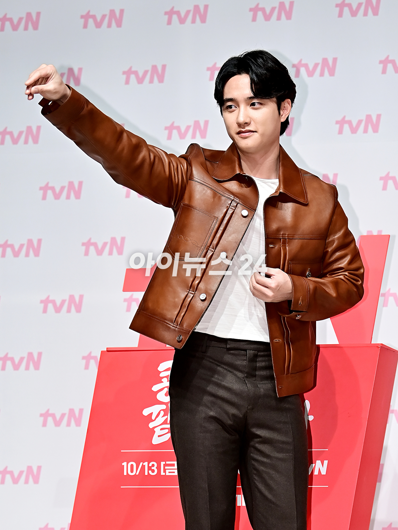 배우 도경수가 11일 오후 서울 강남구 엘리에나 호텔에서 열린 tvN '콩 심은 데 콩 나고 팥 심은 데 팥 난다' 제작발표회에서 포토타임을 갖고 있다. [사진=곽영래 기자]