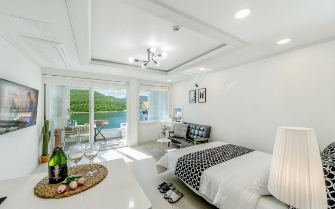 통영 스토리펜션 TS 203호