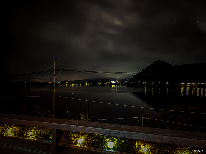 라호야 펜션 야경