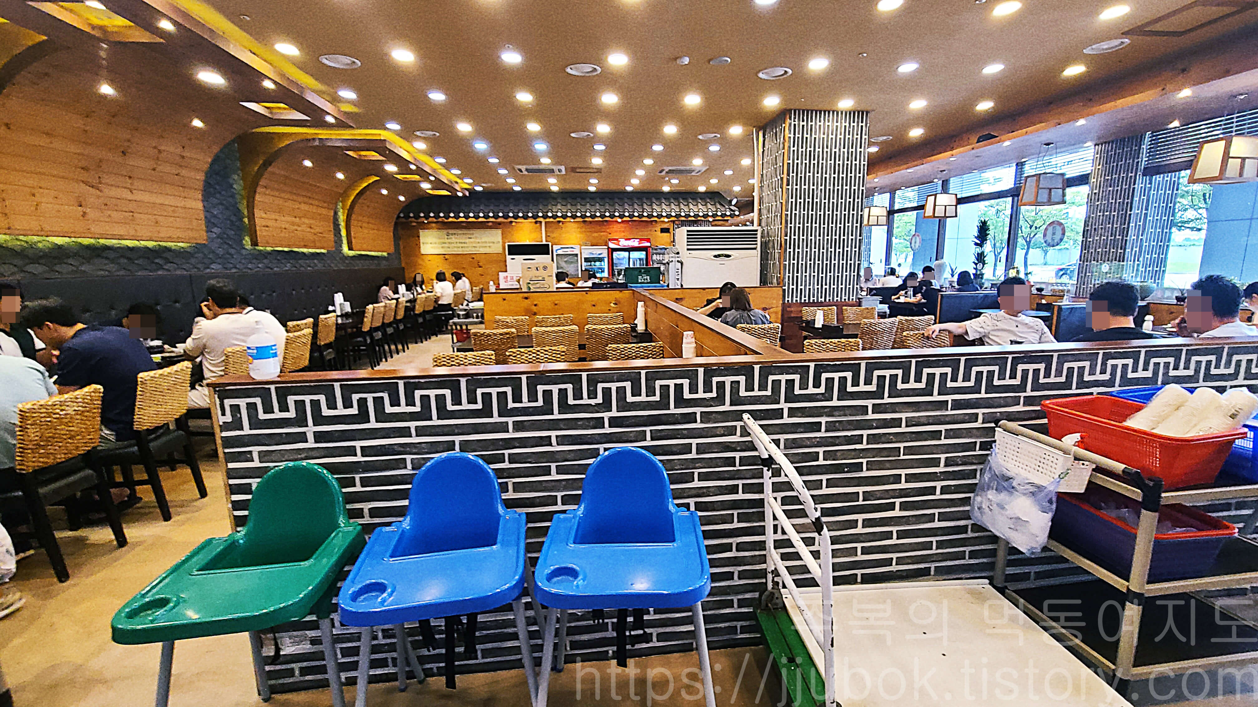 경복궁삼계탕-송도점-내부-3