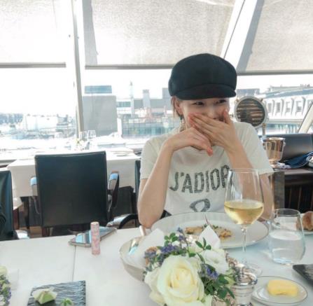 수지디올-티셔츠