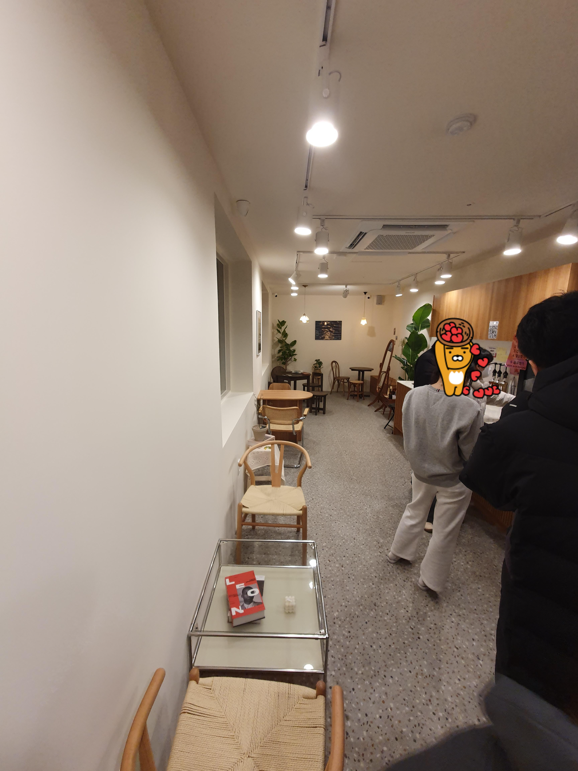 대전 무인 커피숍 카페인24 매장 실내 사진1