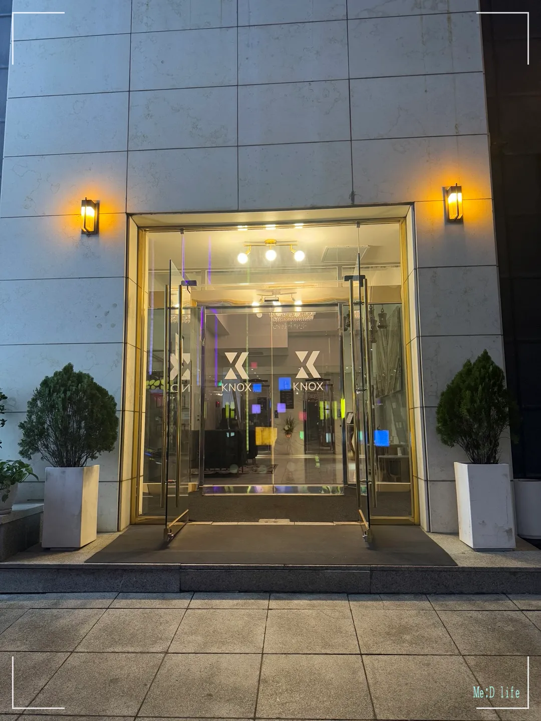 녹스호텔-천안-두정동-두정역-정문-로비-문-입구