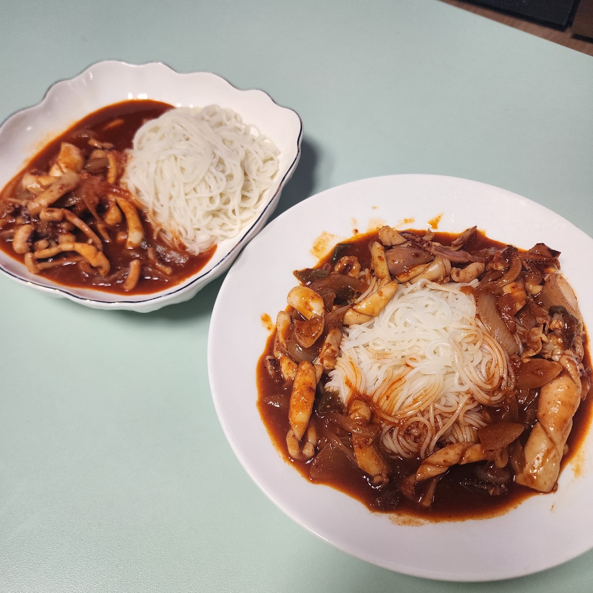 오징어-볶음-비빔국수