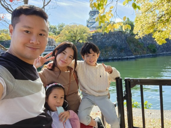 오사카성에서 가족사진
