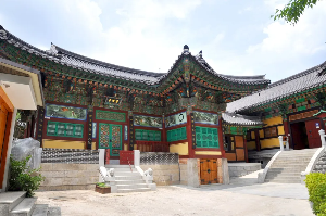 봄에 가기 좋은 사찰