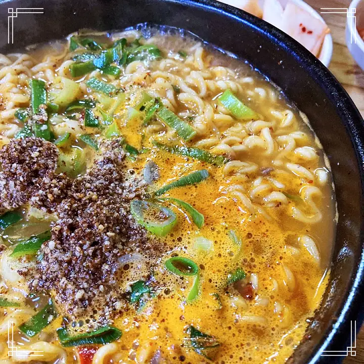 생방송오늘저녁 세종 전통 시장 7천원 파닭 통닭 3천원 짜장면 7천원 탕수육 순대국밥 순대라면 맛집 추천