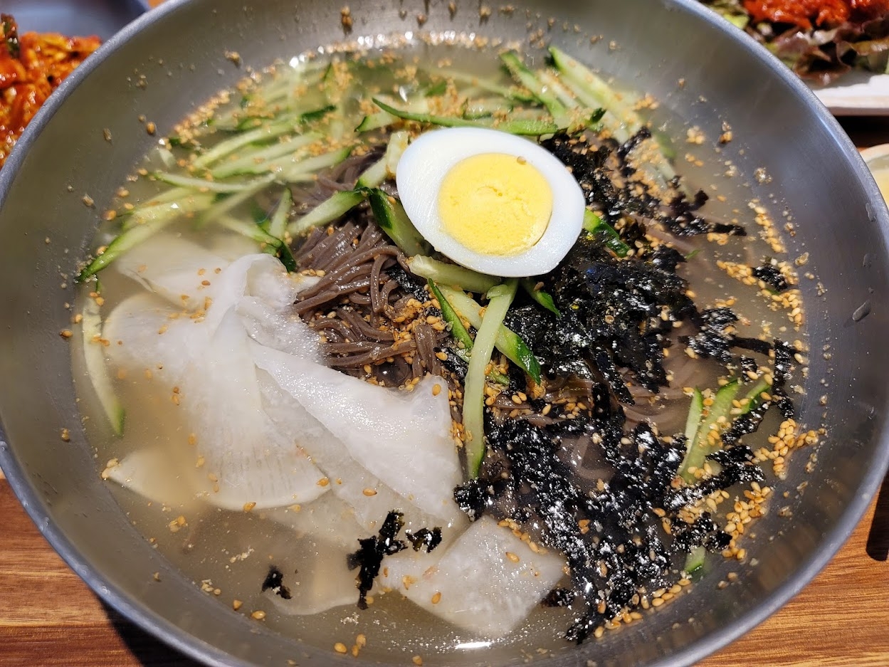 경주 기와 메밀 막국수 수육