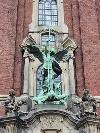 9월 29일 성 미카엘 대천사와 천사들의 축일_28