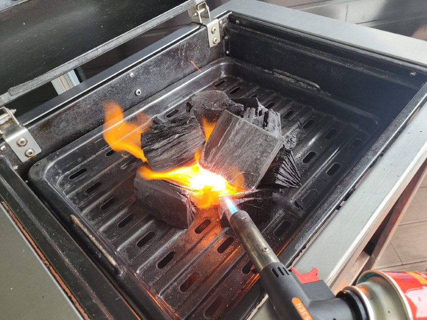 고성 써니힐펜션 바비큐 숯 준비