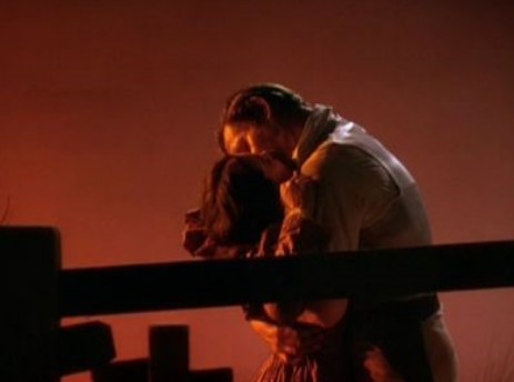 스칼렛과 레트 키스 장면1