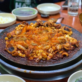 서울 용두동 [나정순할매쭈꾸미] (볶음의 정석)