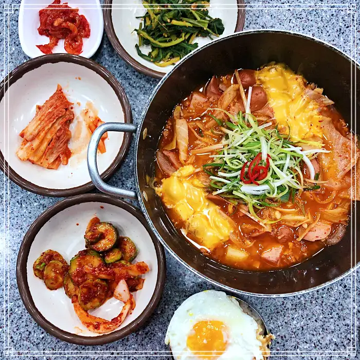 생방송 투데이 한강진 이태원 부대찌개, 존슨탕 맛집