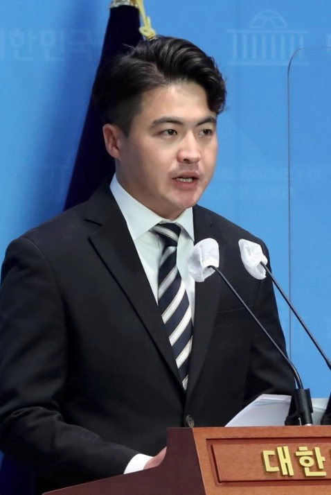 오영환 국회의원 프로필 아내 지역구 학력 및 불출마 소식