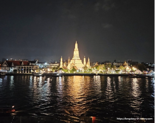 왓아룬 야경