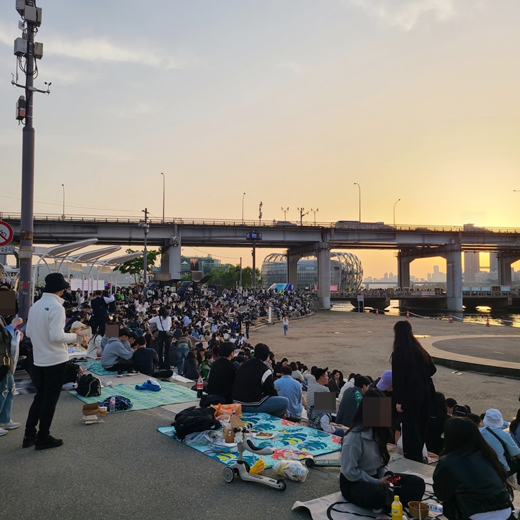 한강 달빛 야시장 가는길