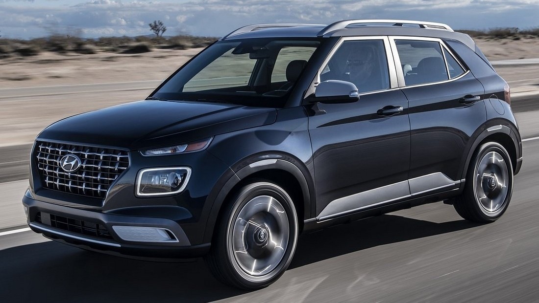 현대차 베뉴 전측면 모습