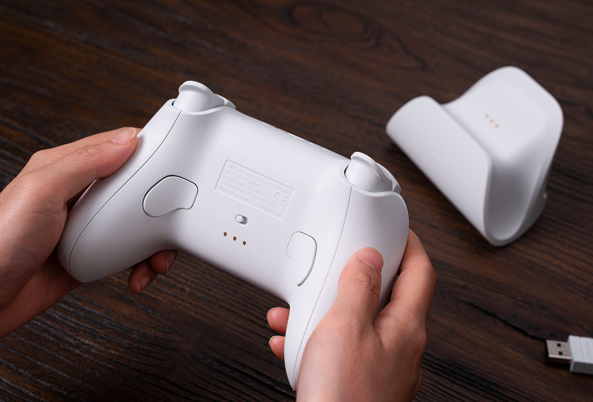 8BitDo 얼티밋 블루투스 컨트롤러 뒷면