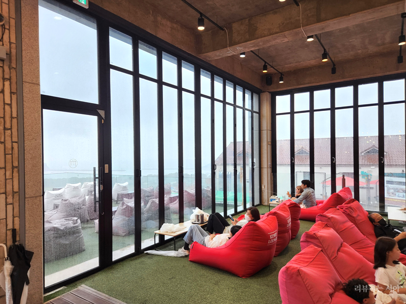 쿤스트-라운지-내부