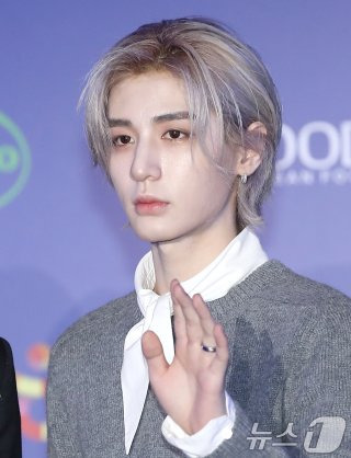 보이넥스트도어 소개 및 음악 활동