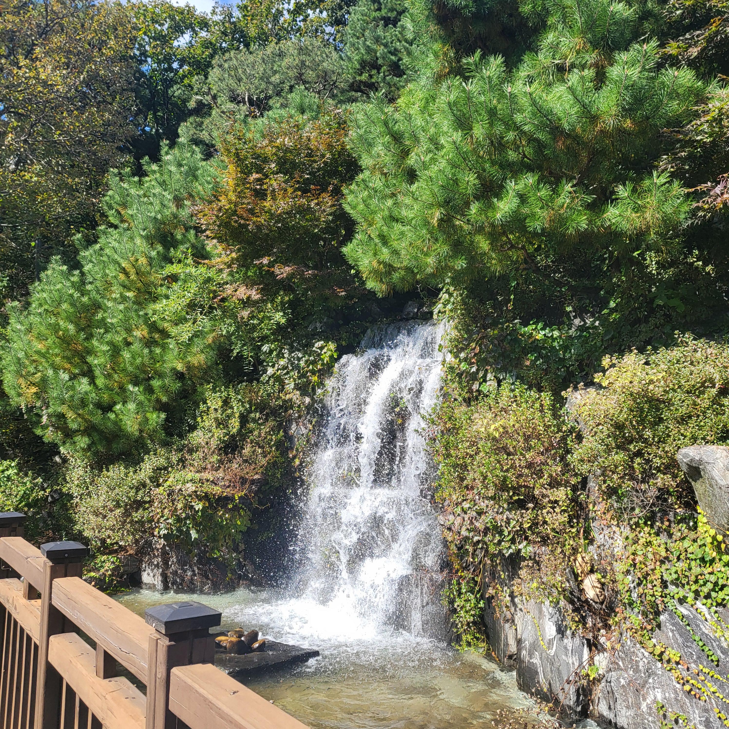 쉬자파크-미니폭포