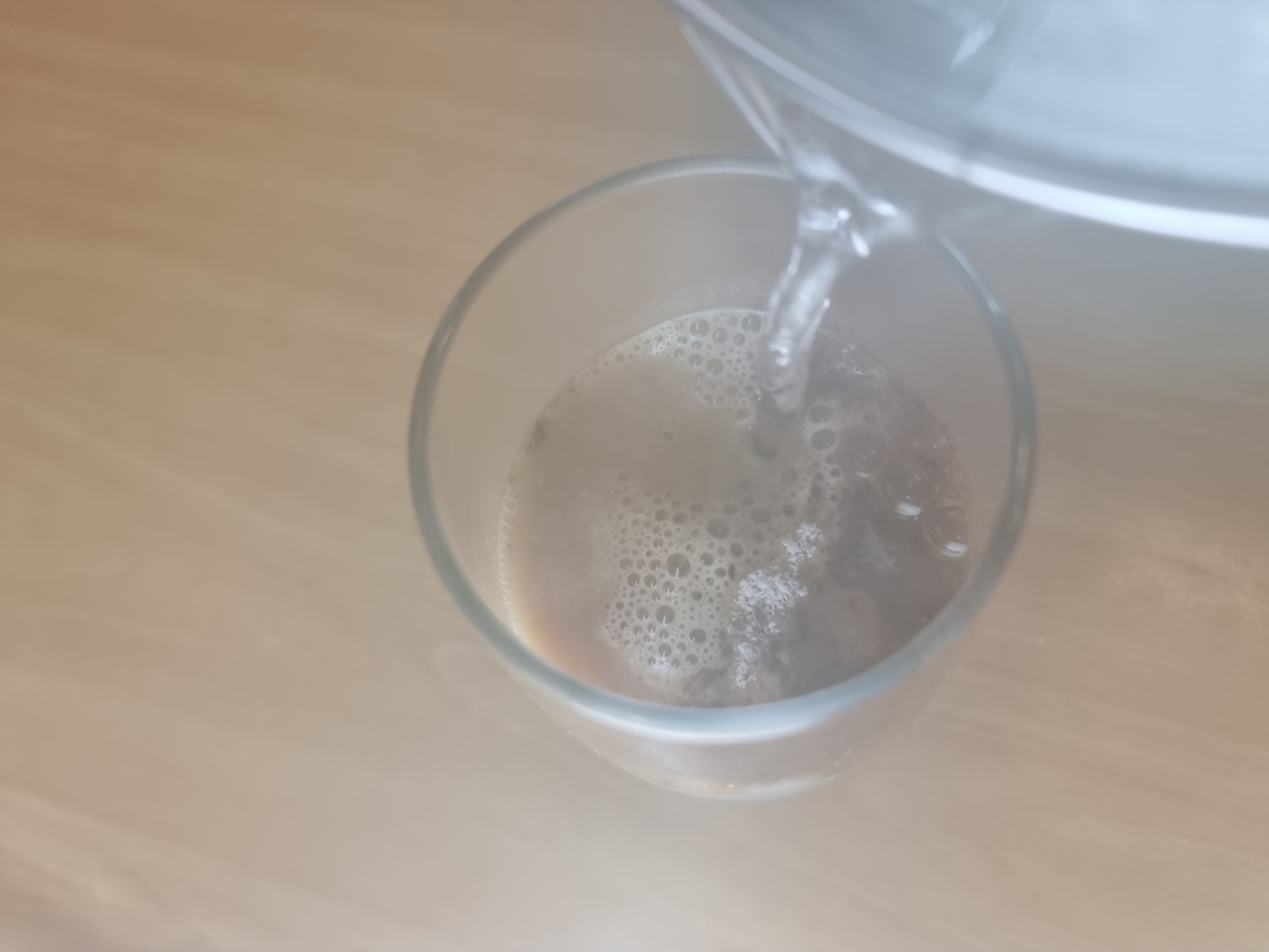 커피 정수기 - 물 맛 좋은 파이워터 기능수 물 투입