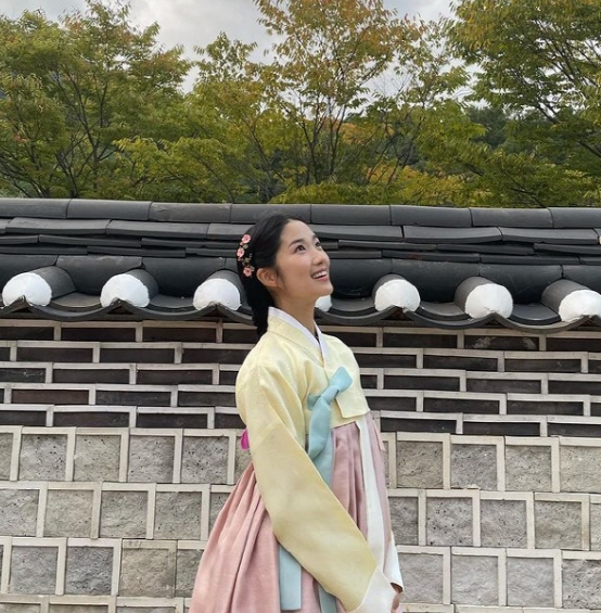 김혜윤 한복
