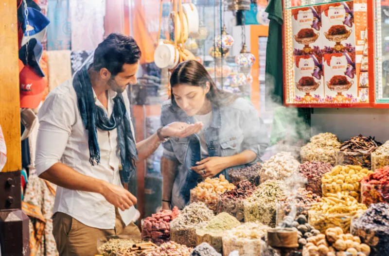10월 두바이 여행, 추석 두바이 여행, 두바이 가족여행, 두바이 사막 사파리, 두바이 몰, 두바이 여행 복장, 10월 두바이 날씨, 10월 두바이 여행 복장, 두바이 가족여행 옷차림, 두바이 일몰 시간, 두바이 야경 명소, 부르즈 칼리파 전망대, 10월 두바이 여행 일정 추천, 두바이 가족여행 코스