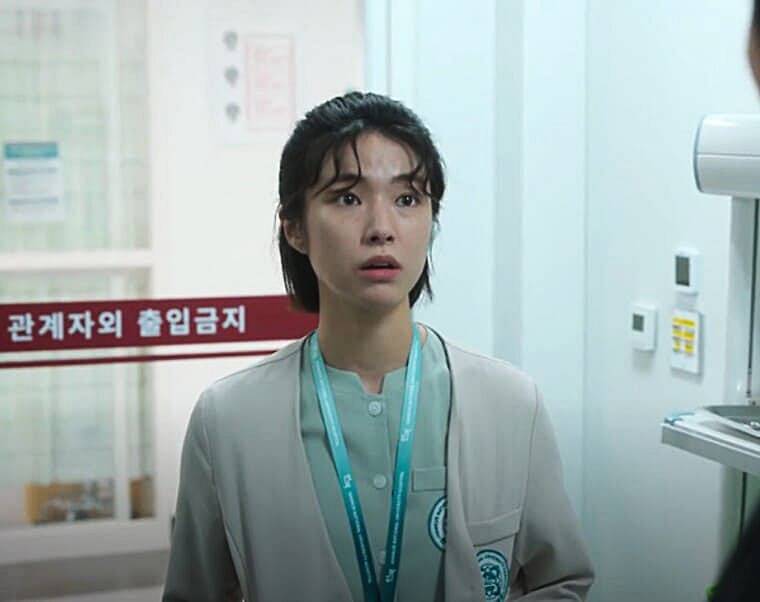 배우-하영