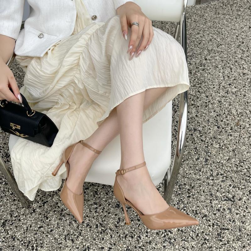 햅슈 메리제인 스트랩 힐 에나멜 스틸레토