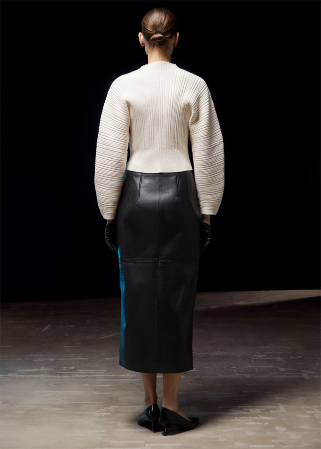 앤아더스토리즈 니트