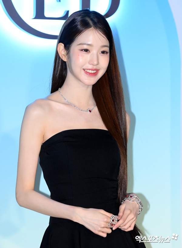 장원영 아이즈원 활동