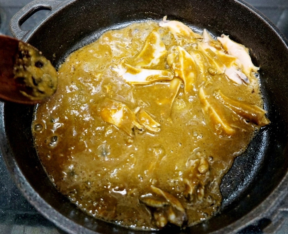 참기름에 내장을 볶아 비린내를 제거하는 조리 과학 단계