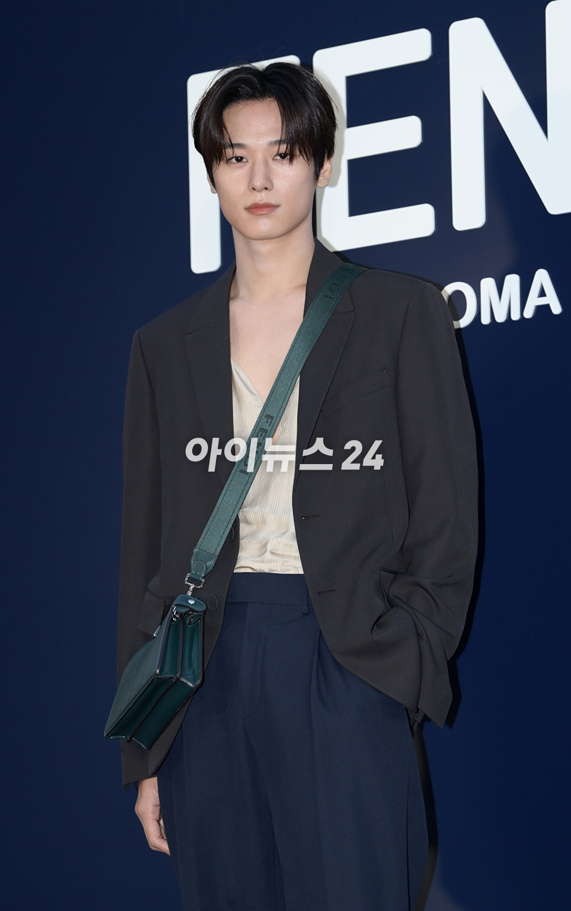 더보이즈(THE BOYZ) 주연이 25일 오후 서울 강남구 팔라초 펜디 서울에서 열린 펜디 2023-2024 윈터 컬렉션 런칭 행사에 참석하고 있다. [사진=정소희 기자]