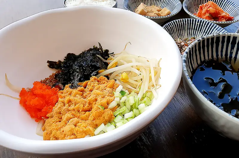 청초수물회속초본점-성게알비빔밥